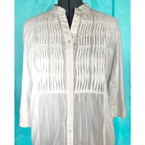 White pintuck bib w/ gathered back& cuff sleeve Lg